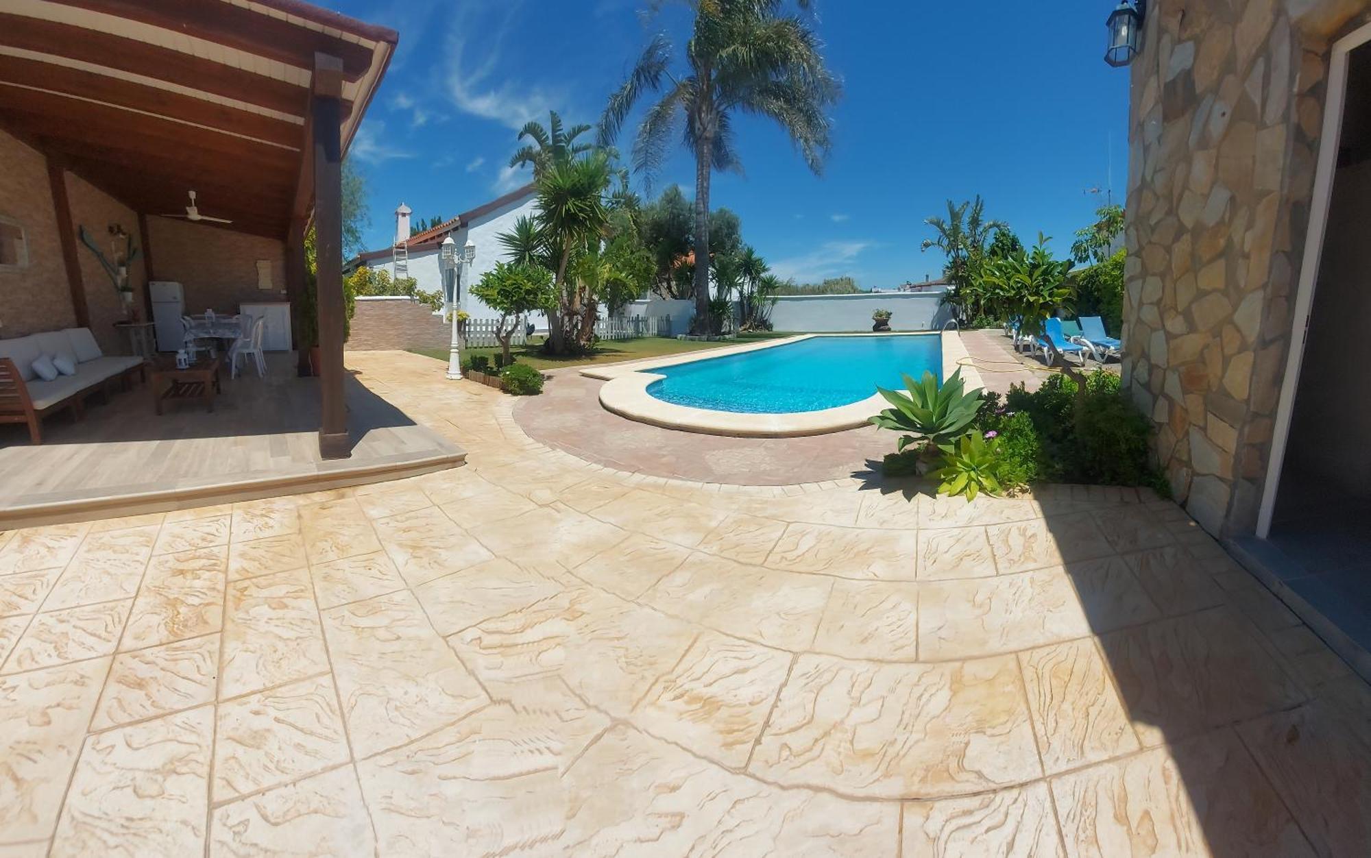 Chalet La Huerta Con Piscina Y Wifi โกนิล เด ลาฟรอนเตรา ภายนอก รูปภาพ