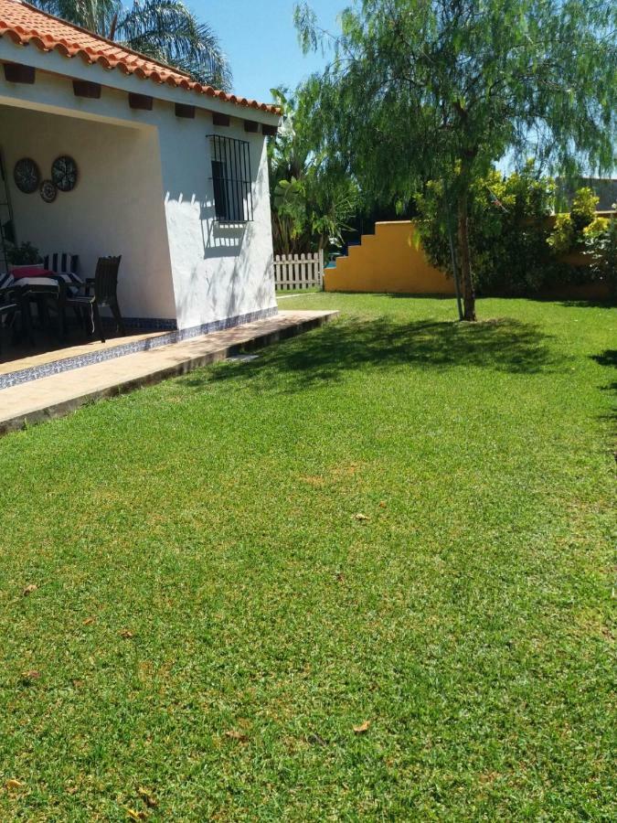 Chalet La Huerta Con Piscina Y Wifi โกนิล เด ลาฟรอนเตรา ภายนอก รูปภาพ