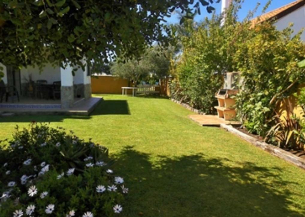 Chalet La Huerta Con Piscina Y Wifi โกนิล เด ลาฟรอนเตรา ภายนอก รูปภาพ
