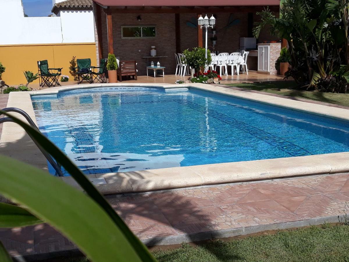 Chalet La Huerta Con Piscina Y Wifi โกนิล เด ลาฟรอนเตรา ภายนอก รูปภาพ