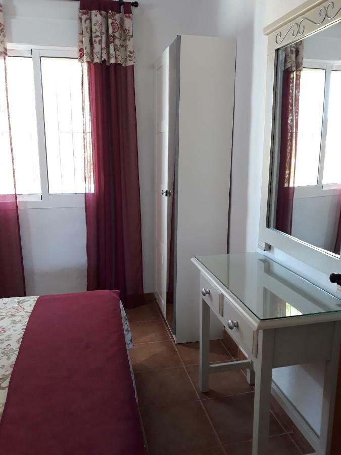 Chalet La Huerta Con Piscina Y Wifi โกนิล เด ลาฟรอนเตรา ภายนอก รูปภาพ
