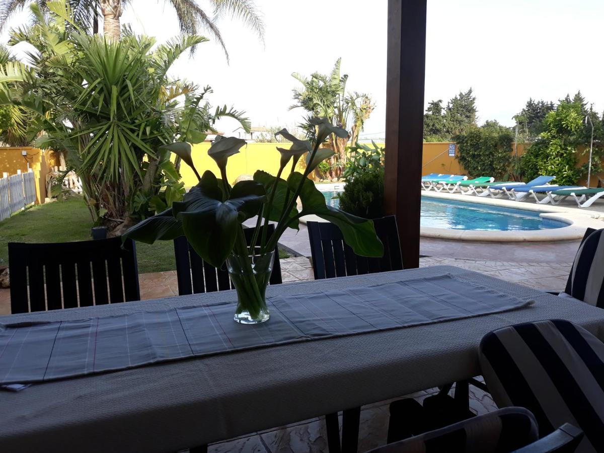Chalet La Huerta Con Piscina Y Wifi โกนิล เด ลาฟรอนเตรา ภายนอก รูปภาพ